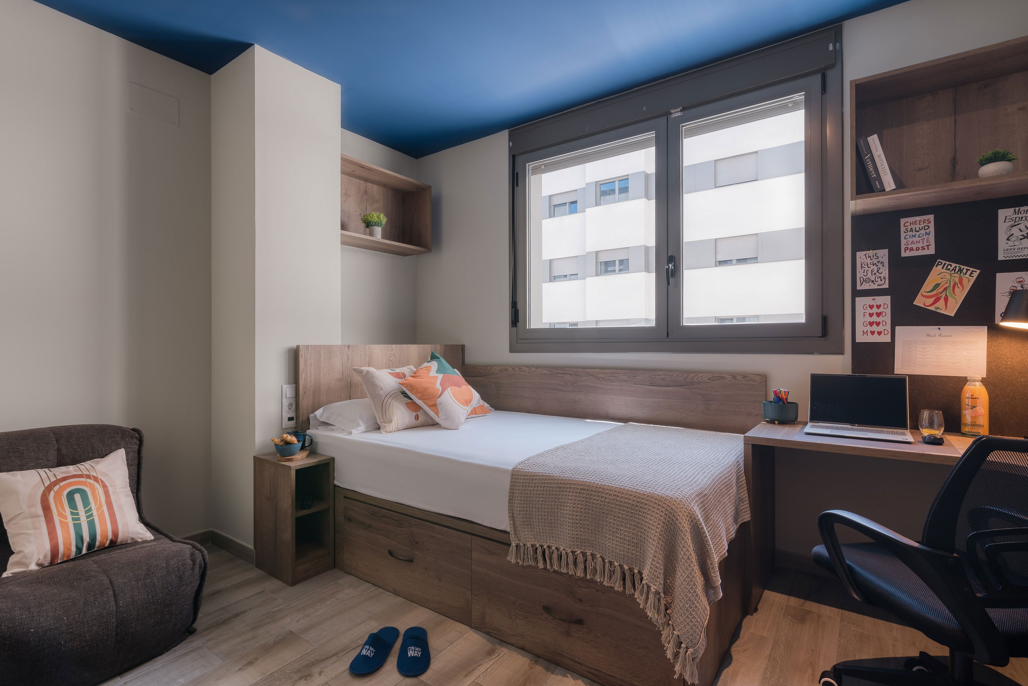 livensa-studios-valencia-marina-estudio-cocina-standard-1.jpg