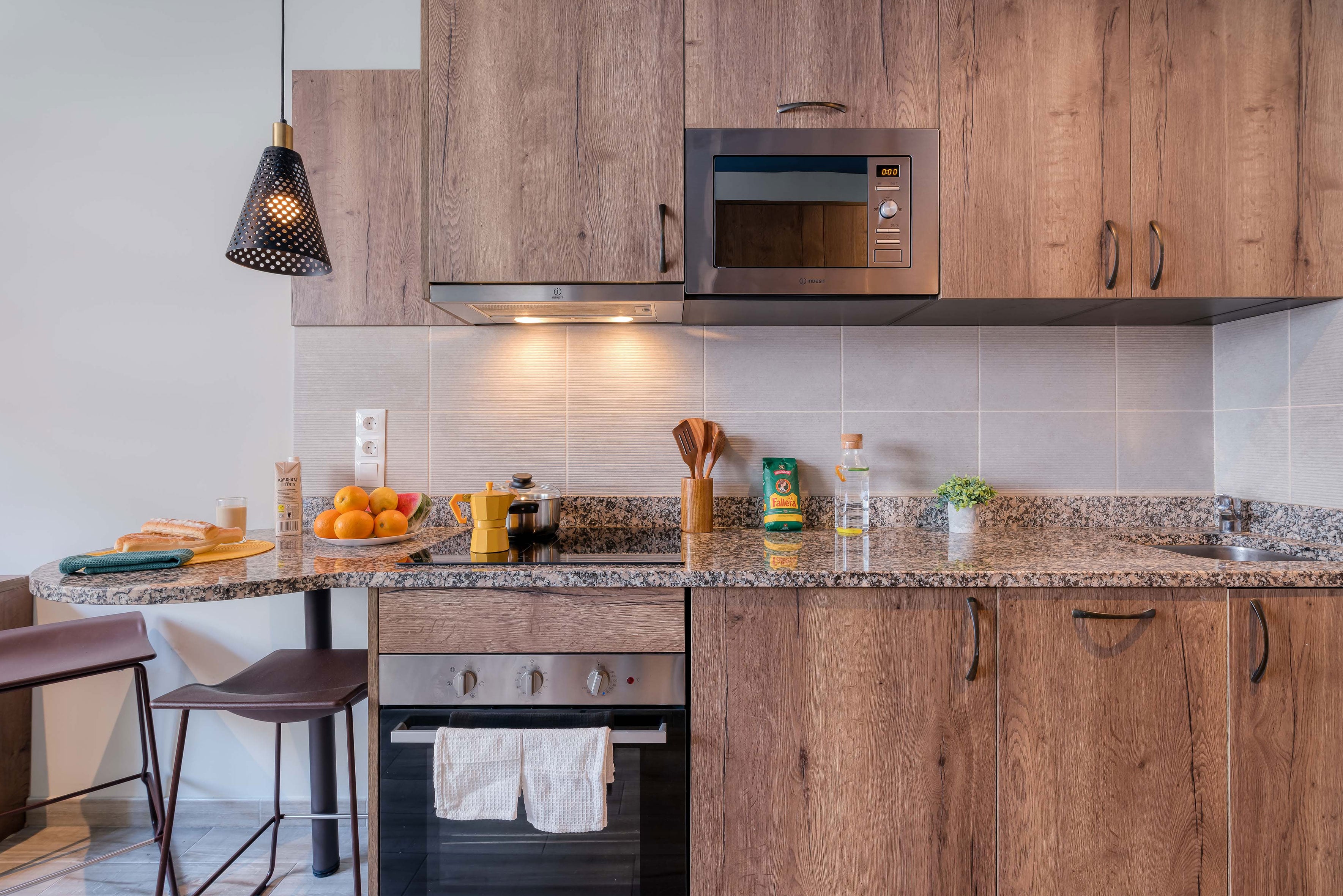 livensa-studios-valencia-marina-estudio-cocina-standard-2.jpg