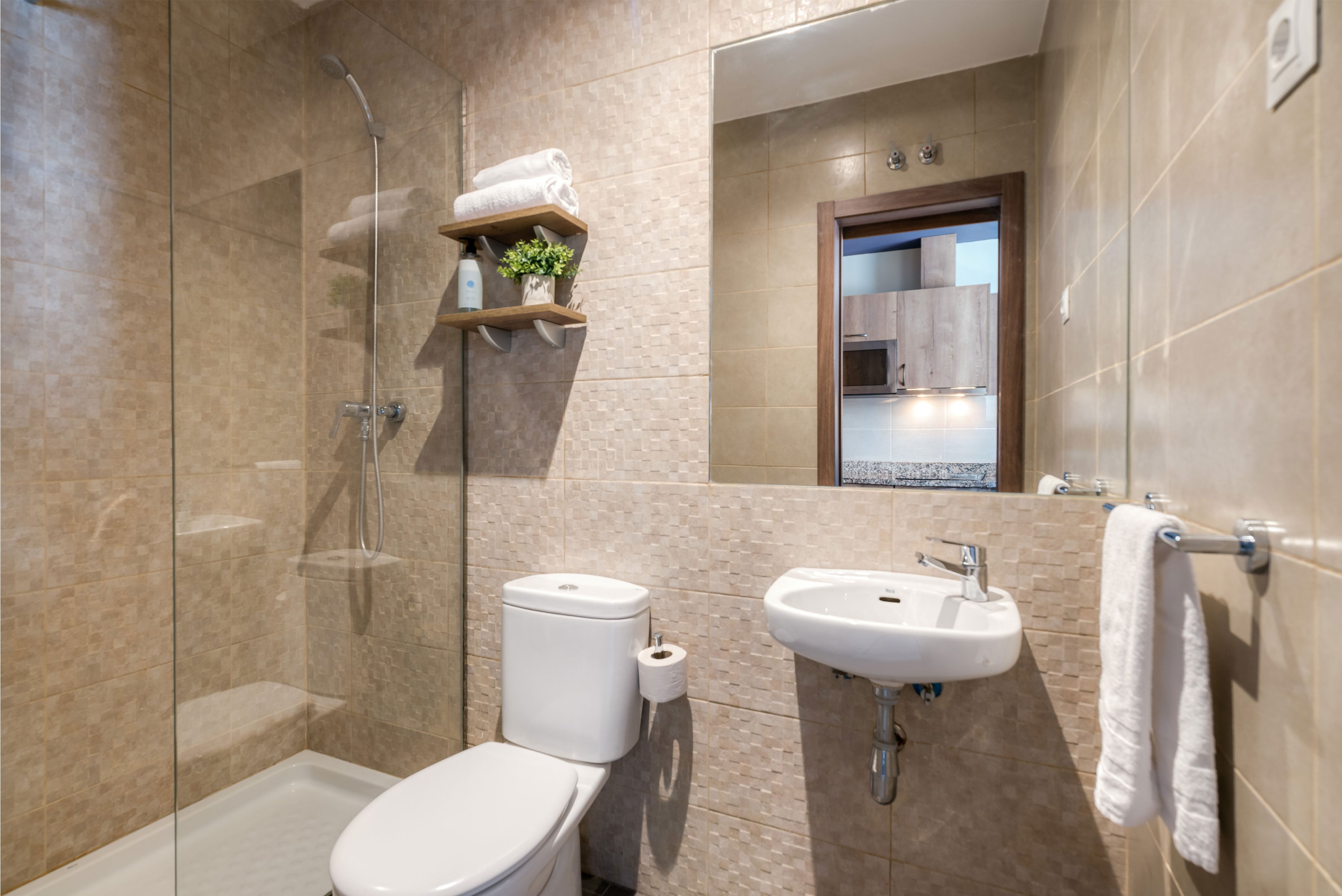 livensa-studios-valencia-marina-estudio-cocina-superior-4.jpg