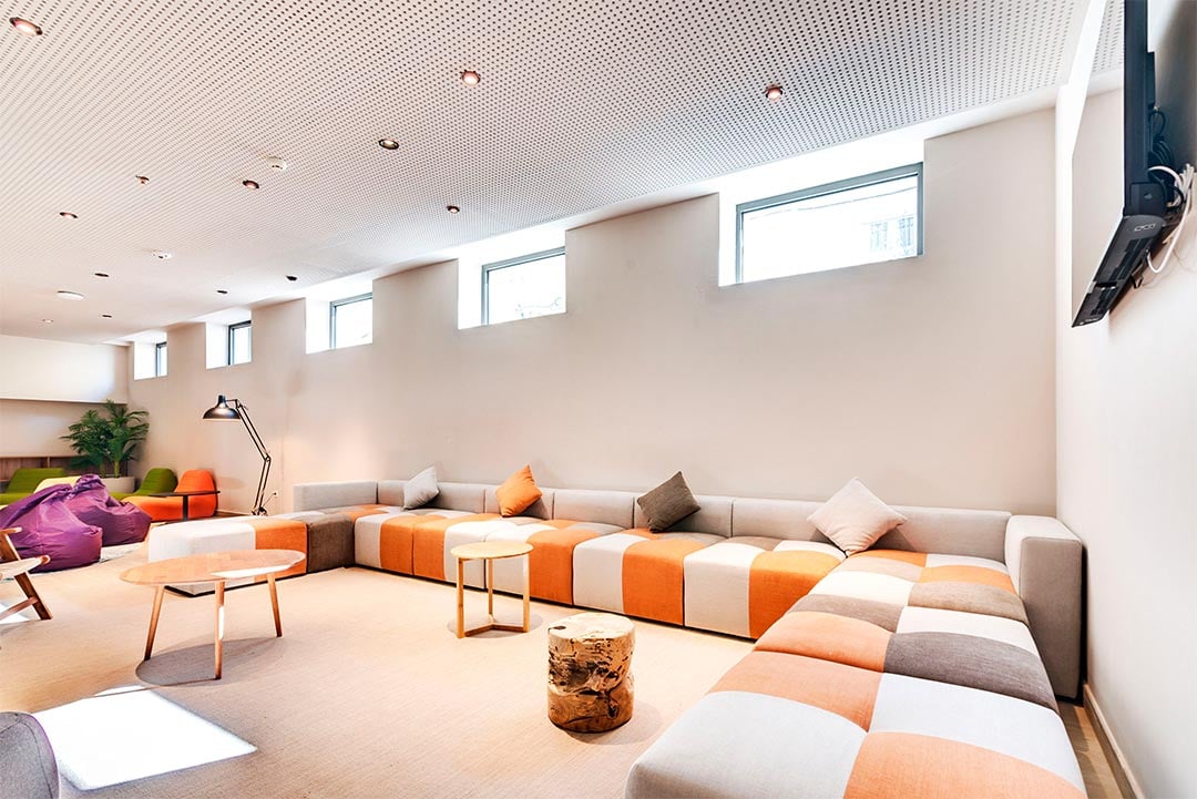 livensa-studios-valencia-viveros-zona-lounge.jpg