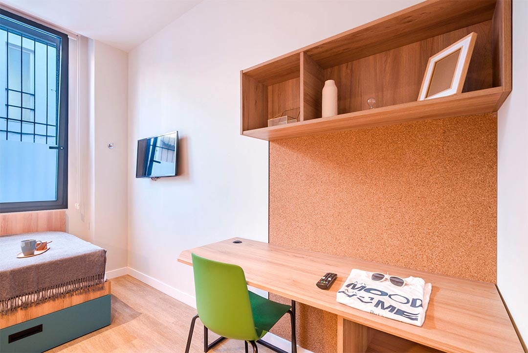livensa-studios-valencia-viveros-estudio-kitchenette-standard-2.jpg