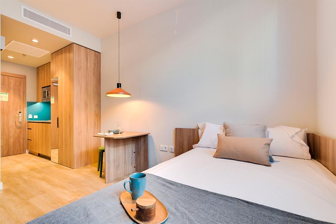 livensa-studios-valencia-viveros-estudio-kitchenette-standard-3.jpg
