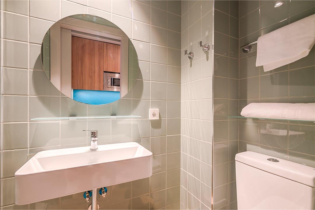 livensa-studios-valencia-viveros-estudio-kitchenette-standard-5.jpg