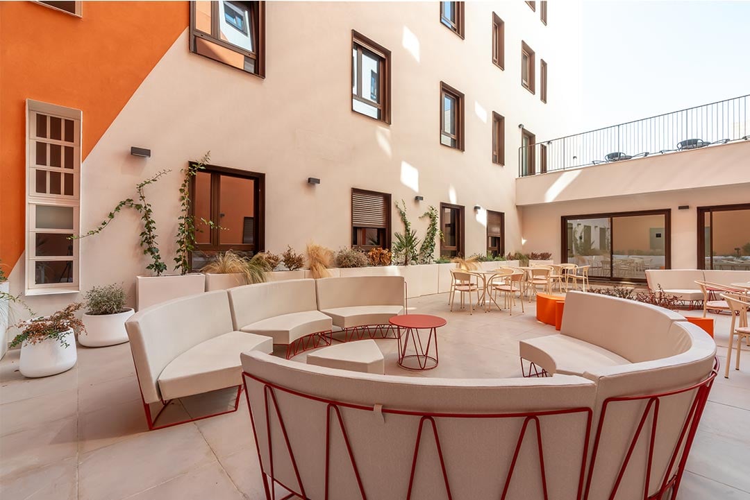 livensa-studios-valencia-malvarrosa-terraza-4.jpg