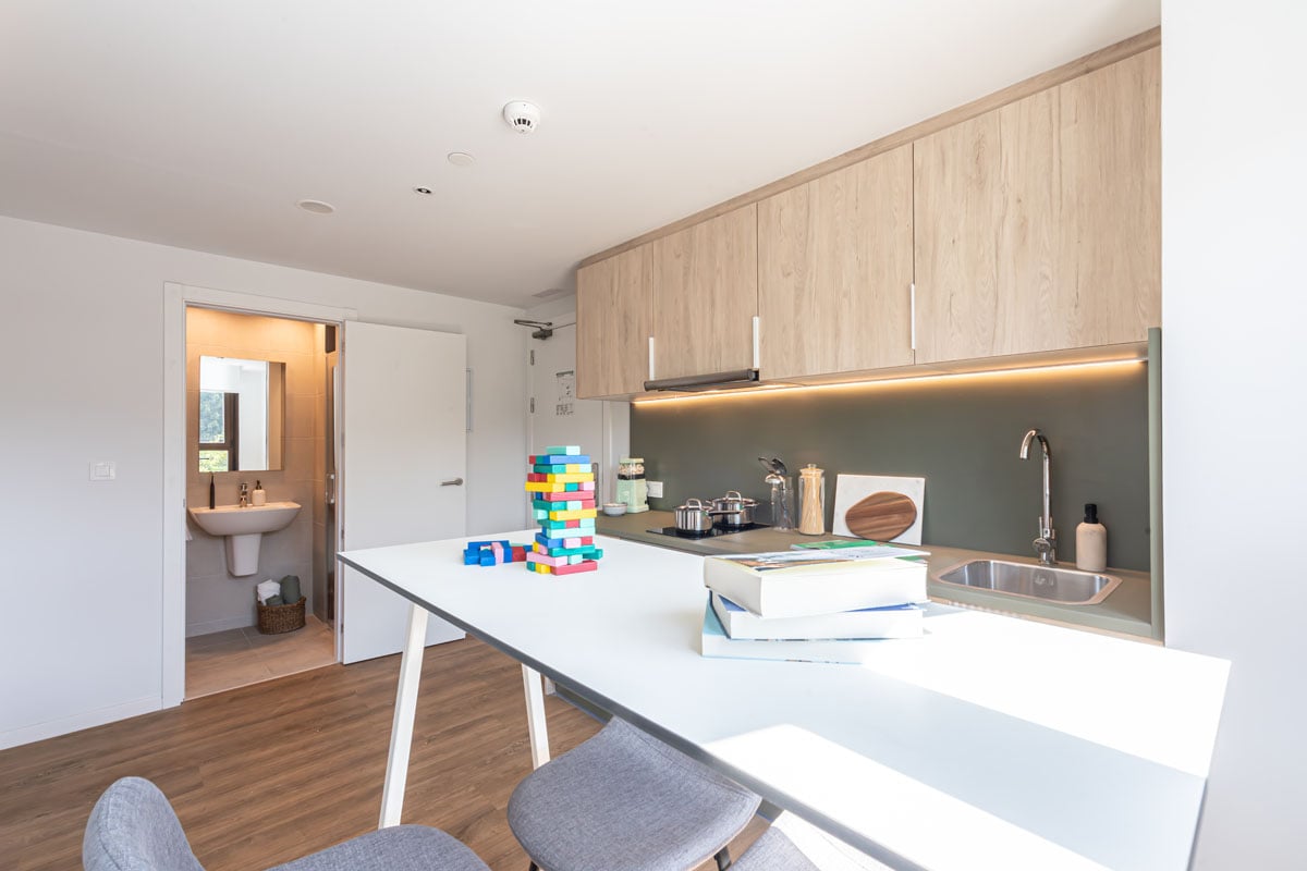 livensa-studios-valencia-malvarrosa-apartment-standard-2-rooms-2.jpg
