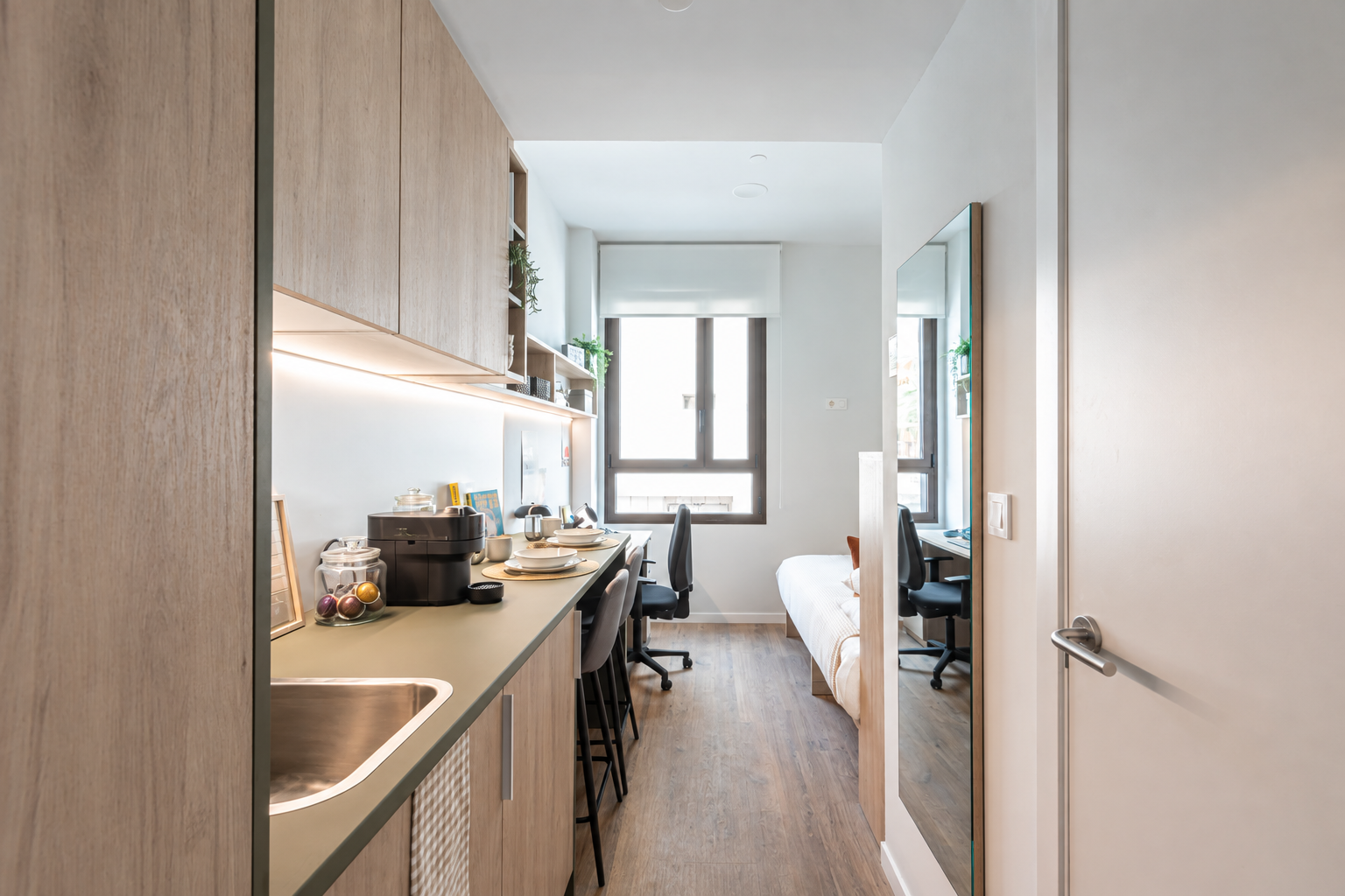 livensa-studios-valencia-mlavarrosa-studio-standard-kitchennete-2.png