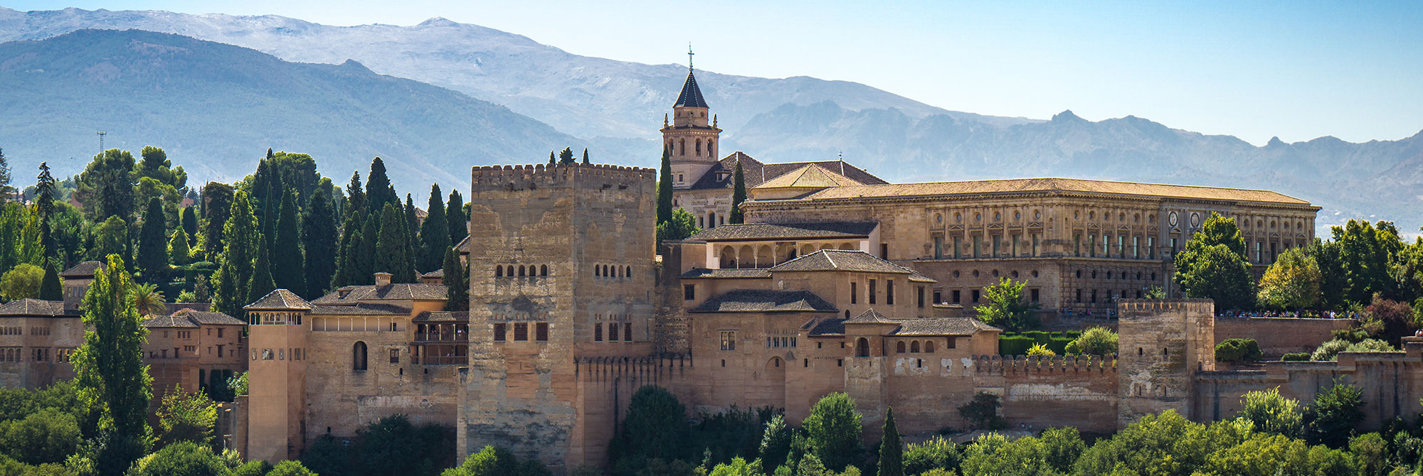 Residencias Universitarias en Granada. Residencias de Estudiantes en Granada. Alojamientos para estudiantes Livensa Living