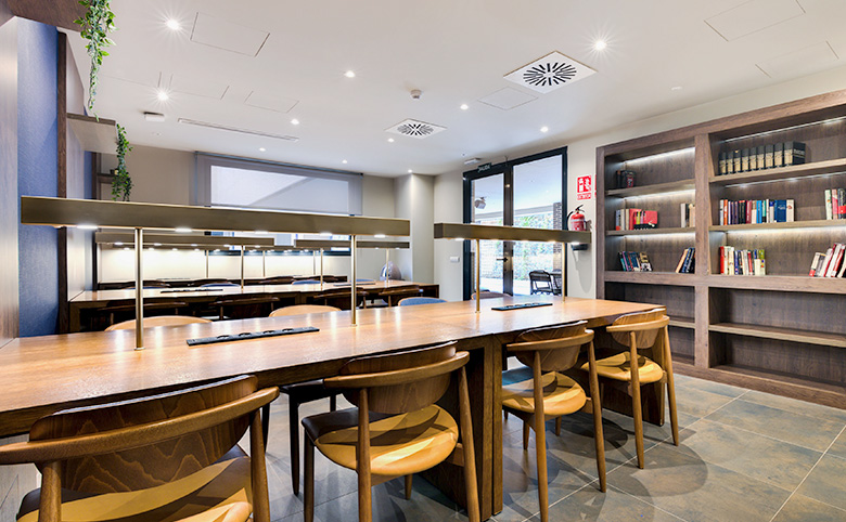 Biblioteca Livensa Living Madrid Aravaca