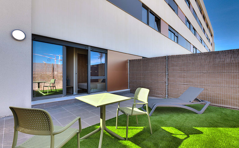 Terraza-Apartamento-Livensa-Living-Studios-Madrid-Alcobendas