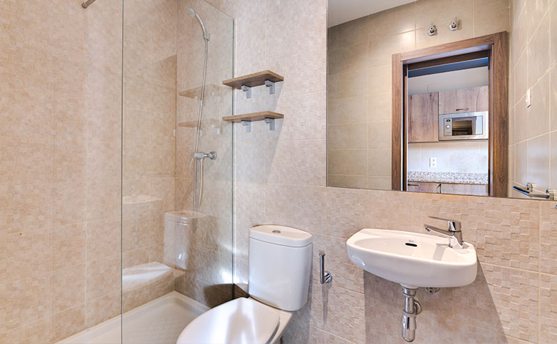 bano-habitacion-doble-residencia-estudiantes-valencia