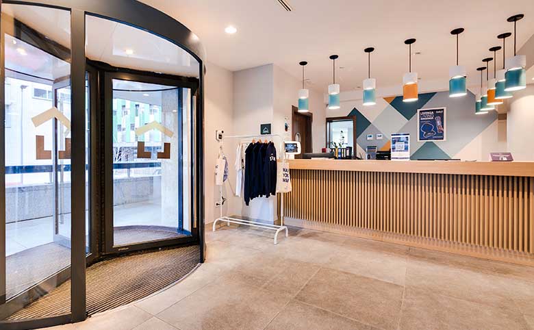 Recepcion-Livensa-Living-Studios-San-Sebastian
