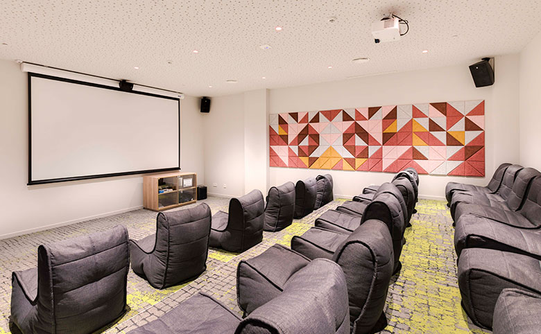 Livensa-Living-Barcelona-Sants-Badal-Cine