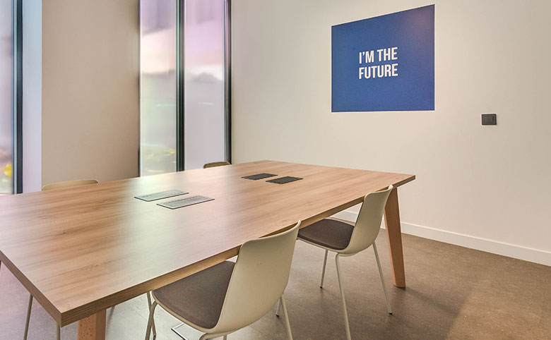Livensa-Living-Barcelona-Sants-Badal-Sala-Estudio