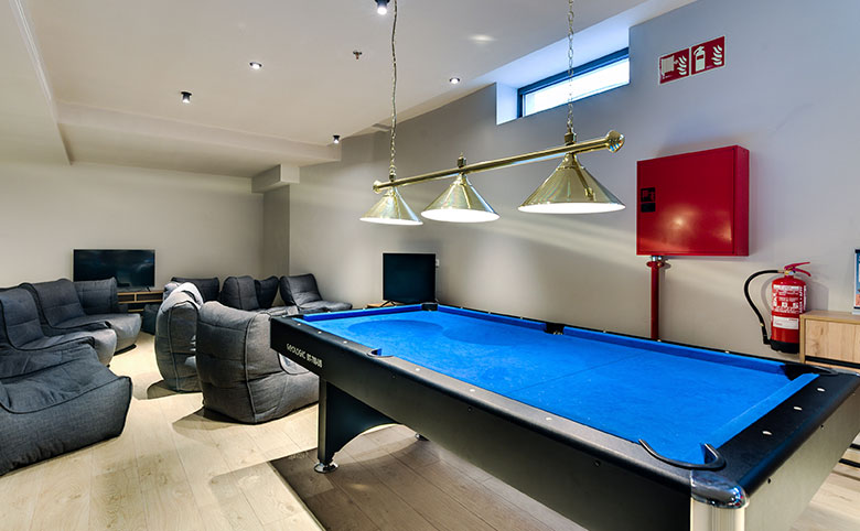 Livensa-Living-Barcelona-Sants-Badal-Sala-Juegos